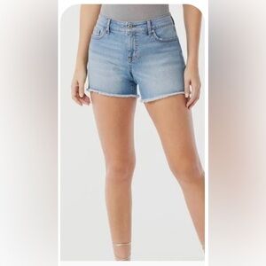 NWT Sofia Vergara Lila mid-rise, Hi-Low Jean shorts sz 20